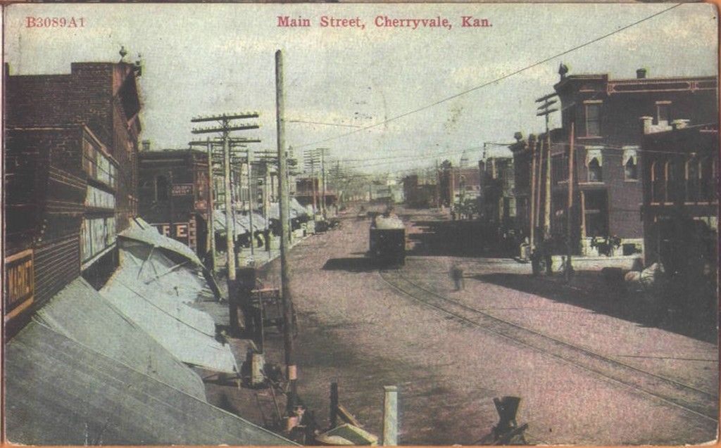 1910 Cherryvale Kansas Main Street Postcard - B3089A1